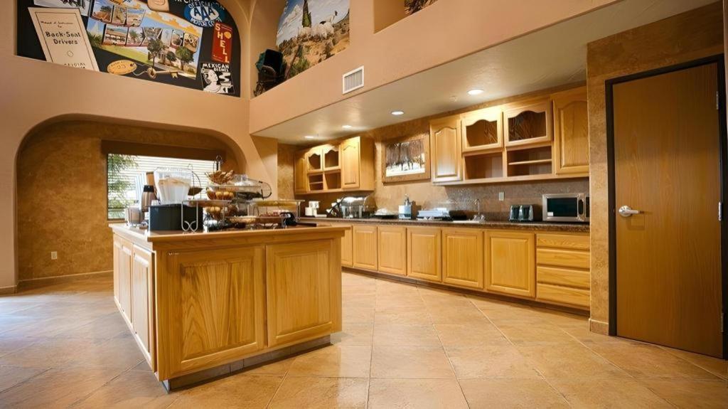 Best Western Territorial Inn And Suites Bloomfield Extérieur photo