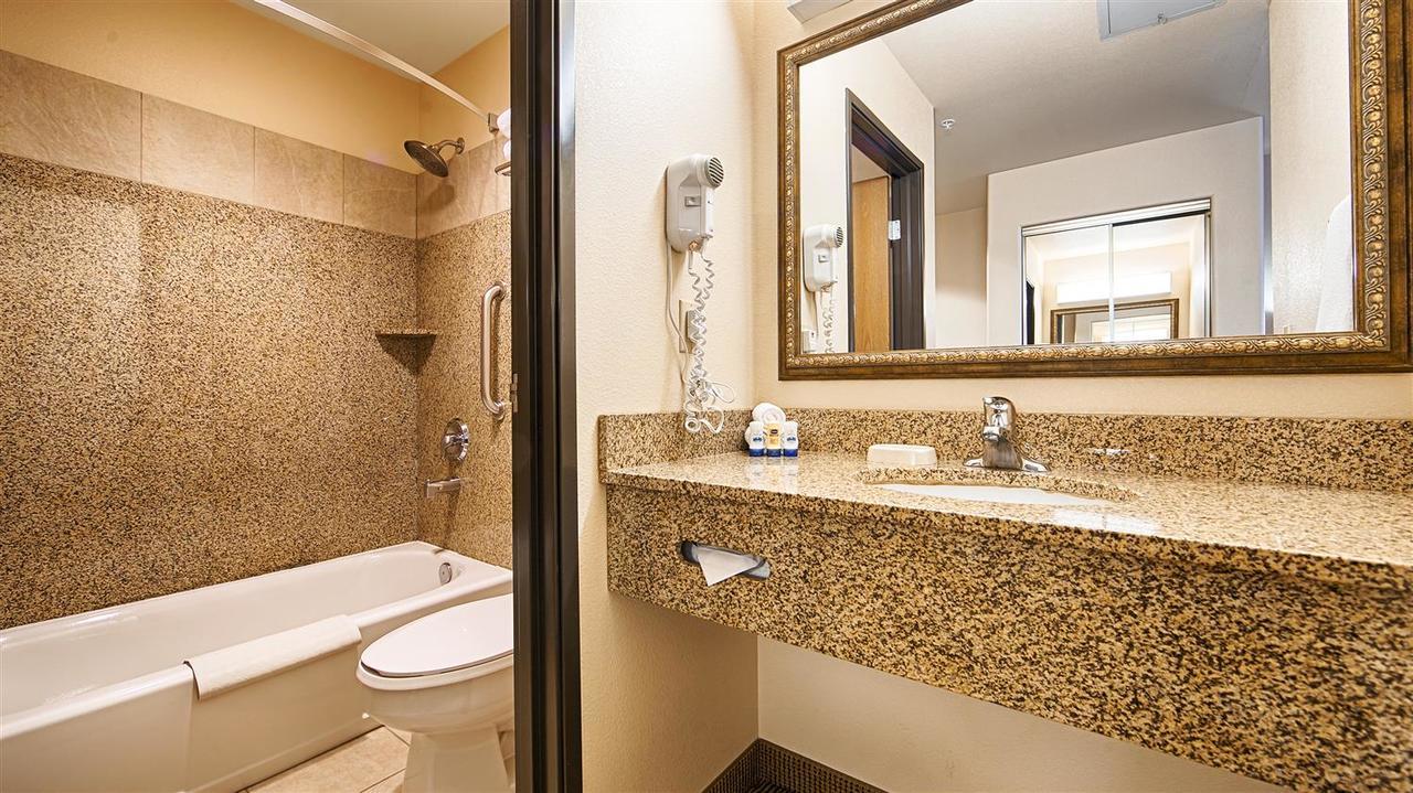 Best Western Territorial Inn And Suites Bloomfield Extérieur photo